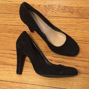 Jessica Simpson black suede almond toe pumps